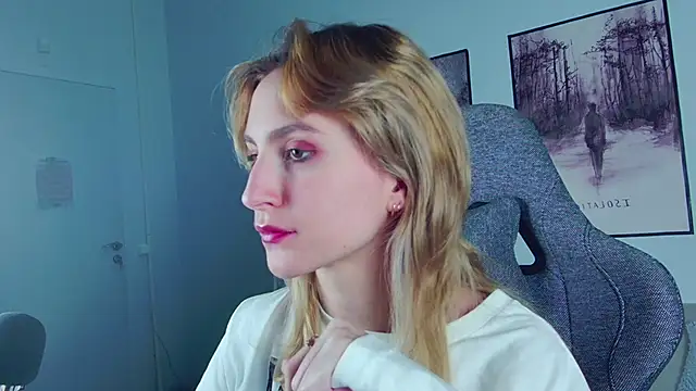 LuxRayi online show from 02/22/25, 06:08