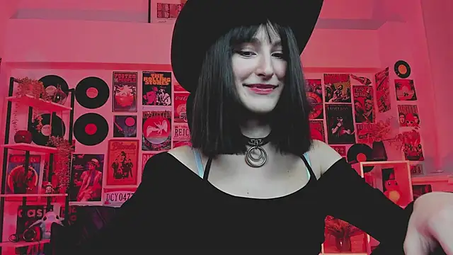 LuxRayi online show from 03/19/25, 09:05