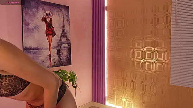 Bella19  online show from 12/16/25, 09:53