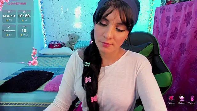 elissa iris online show from 10/28/25, 02:04