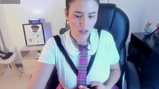 RuthEvans  online show from 01/25/25, 02:03