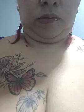 selena castillo online show from 11/02/25, 01:35