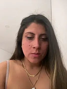girl anni online show from 01/28/25, 08:58