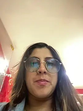 girl anni online show from 01/30/25, 10:19