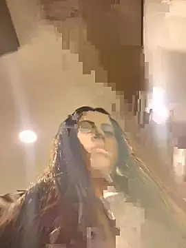 girl anni online show from 02/17/25, 10:14