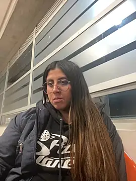girl anni online show from 02/20/25, 12:30