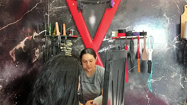 Snapshot of SUBMISSION_BDSM chatting on 10/05/25, 04:27 SUBMISSION BDSM online show from 10/05/25, 04:27