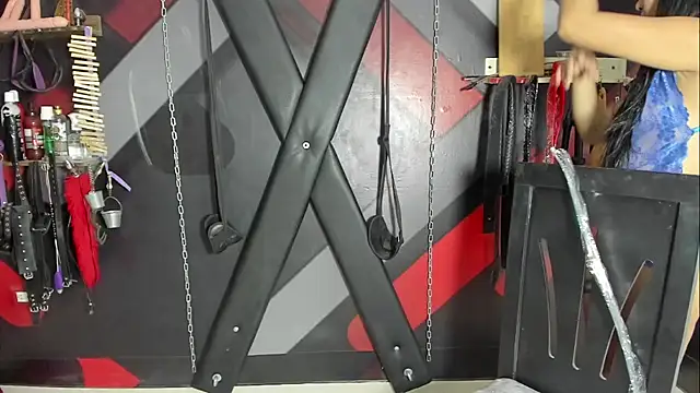 Snapshot of SUBMISSION_BDSM chatting on 12/19/25, 12:23 SUBMISSION BDSM online show from 12/19/25, 12:23