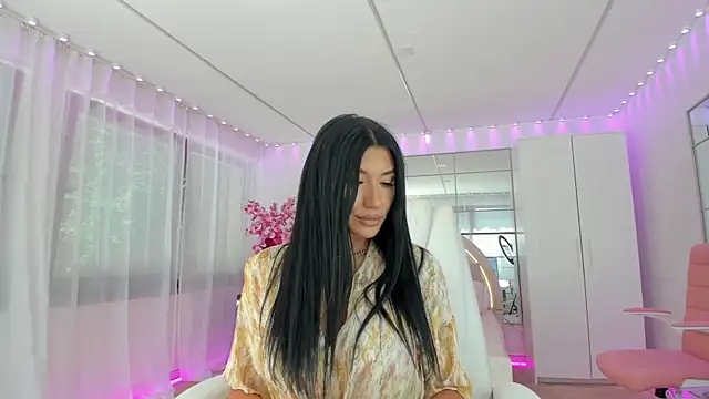 Snapshot of missdiamond_ chatting on 07/14/26, 07:35 missdiamond online show from 07/14/26, 07:35