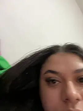 Snapshot of alissonfernandez_ chatting on 01/10/25, 03:06 alissonfernandez  online show from 01/10/25, 03:06