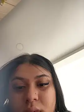 Snapshot of alissonfernandez_ chatting on 01/11/25, 09:04 alissonfernandez  online show from 01/11/25, 09:04