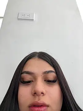 Snapshot of alissonfernandez_ chatting on 01/16/25, 05:55 alissonfernandez  online show from 01/16/25, 05:55