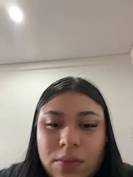 Snapshot of alissonfernandez_ chatting on 01/22/25, 03:51 alissonfernandez  online show from 01/22/25, 03:51