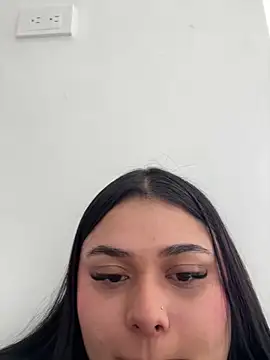 Snapshot of alissonfernandez_ chatting on 01/24/25, 04:39 alissonfernandez  online show from 01/24/25, 04:39