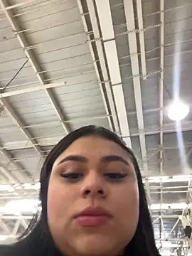 Snapshot of alissonfernandez_ chatting on 01/29/25, 02:21 alissonfernandez  online show from 01/29/25, 02:21