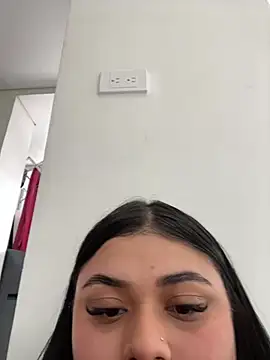 Snapshot of alissonfernandez_ chatting on 02/01/25, 05:16 alissonfernandez  online show from 02/01/25, 05:16