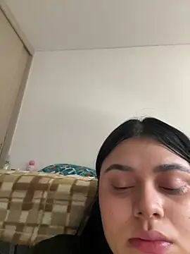 Snapshot of alissonfernandez_ chatting on 02/13/25, 09:27 alissonfernandez  online show from 02/13/25, 09:27