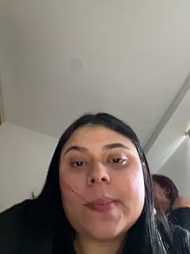 Snapshot of alissonfernandez_ chatting on 02/15/25, 01:49 alissonfernandez  online show from 02/15/25, 01:49