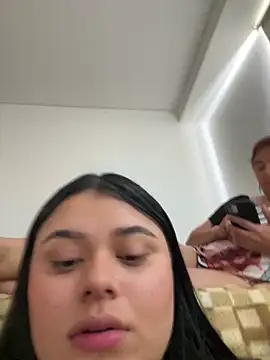 Snapshot of alissonfernandez_ chatting on 02/15/25, 05:07 alissonfernandez  online show from 02/15/25, 05:07