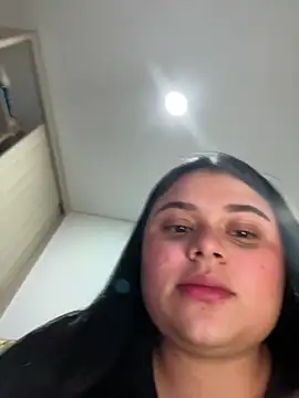 Snapshot of alissonfernandez_ chatting on 02/16/25, 01:14 alissonfernandez  online show from 02/16/25, 01:14