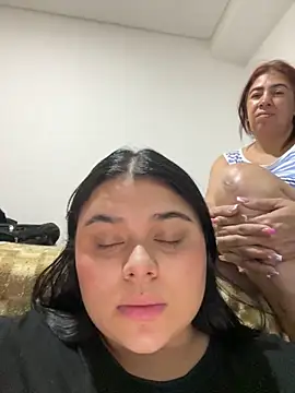 Snapshot of alissonfernandez_ chatting on 02/21/25, 01:33 alissonfernandez  online show from 02/21/25, 01:33