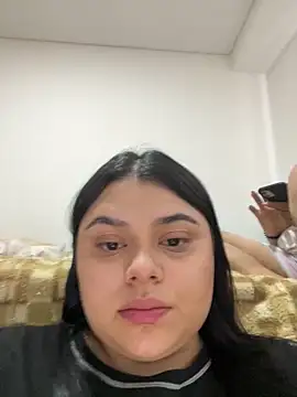 Snapshot of alissonfernandez_ chatting on 02/21/25, 08:05 alissonfernandez  online show from 02/21/25, 08:05