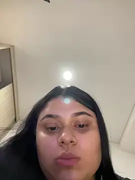 Snapshot of alissonfernandez_ chatting on 02/22/25, 04:51 alissonfernandez  online show from 02/22/25, 04:51