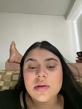 Snapshot of alissonfernandez_ chatting on 02/22/25, 04:09 alissonfernandez  online show from 02/22/25, 04:09