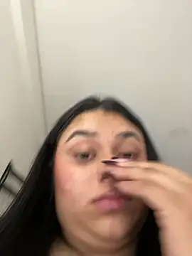 Snapshot of alissonfernandez_ chatting on 03/01/25, 04:00 alissonfernandez  online show from 03/01/25, 04:00