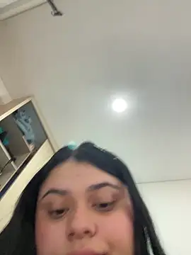 Snapshot of alissonfernandez_ chatting on 03/05/25, 01:28 alissonfernandez  online show from 03/05/25, 01:28