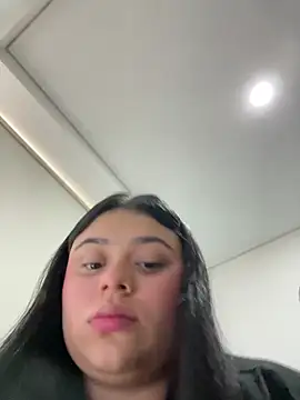 Snapshot of alissonfernandez_ chatting on 03/15/25, 08:43 alissonfernandez  online show from 03/15/25, 08:43