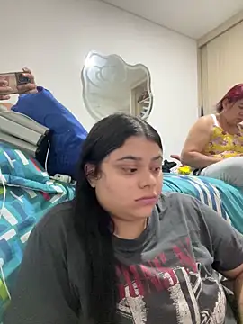 Snapshot of alissonfernandez_ chatting on 03/22/25, 02:27 alissonfernandez  online show from 03/22/25, 02:27