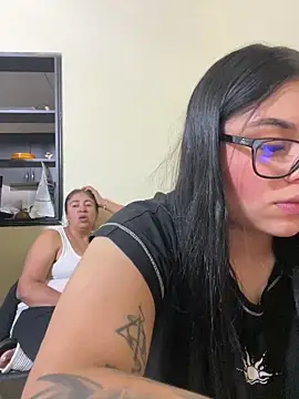 Snapshot of alissonfernandez_ chatting on 09/10/25, 10:43 alissonfernandez  online show from 09/10/25, 10:43