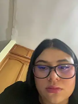 Snapshot of alissonfernandez_ chatting on 09/12/25, 11:04 alissonfernandez  online show from 09/12/25, 11:04