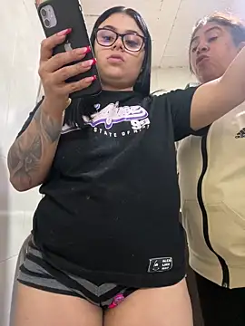 Snapshot of alissonfernandez_ chatting on 09/18/25, 04:20 alissonfernandez  online show from 09/18/25, 04:20