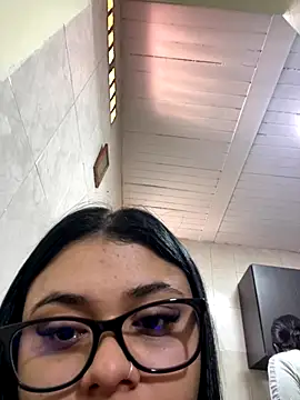 Snapshot of alissonfernandez_ chatting on 09/24/25, 02:09 alissonfernandez  online show from 09/24/25, 02:09