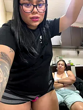 Snapshot of alissonfernandez_ chatting on 10/04/25, 08:51 alissonfernandez  online show from 10/04/25, 08:51