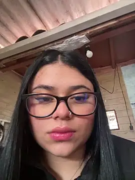 Snapshot of alissonfernandez_ chatting on 10/08/25, 12:58 alissonfernandez  online show from 10/08/25, 12:58