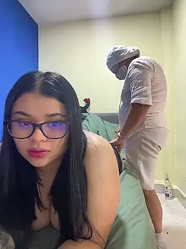Snapshot of alissonfernandez_ chatting on 10/12/25, 04:11 alissonfernandez  online show from 10/12/25, 04:11