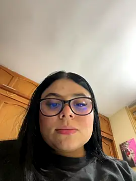 Snapshot of alissonfernandez_ chatting on 10/25/25, 08:36 alissonfernandez  online show from 10/25/25, 08:36