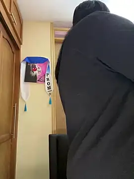 alissonfernandez  online show from 12/21/25, 04:58