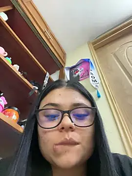 alissonfernandez  online show from 02/04/26, 01:33