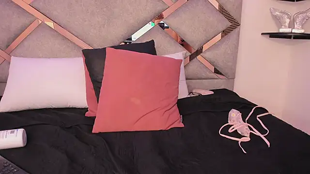 Snapshot of marian_pinzon chatting on 02/19/25, 06:11 marian pinzon online show from 02/19/25, 06:11