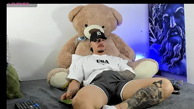 boyc022  online show from 01/11/26, 05:40