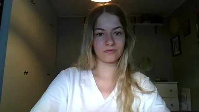 Snapshot of ROSIEx_sweet chatting on 09/09/25, 06:46 ROSIEx sweet online show from 09/09/25, 06:46