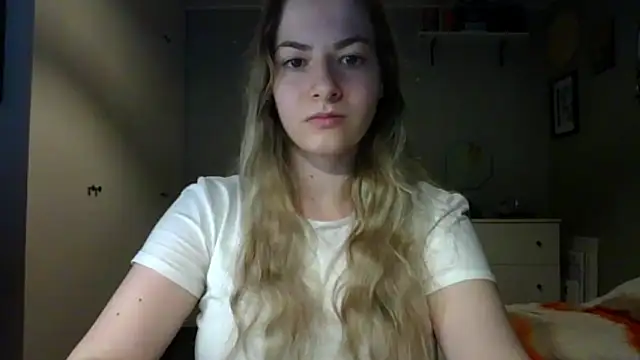 Snapshot of ROSIEx_sweet chatting on 10/30/25, 08:05 ROSIEx sweet online show from 10/30/25, 08:05