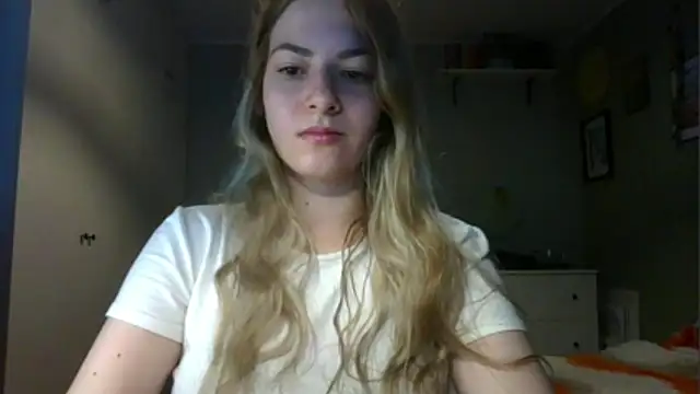 Snapshot of ROSIEx_sweet chatting on 10/31/25, 08:15 ROSIEx sweet online show from 10/31/25, 08:15