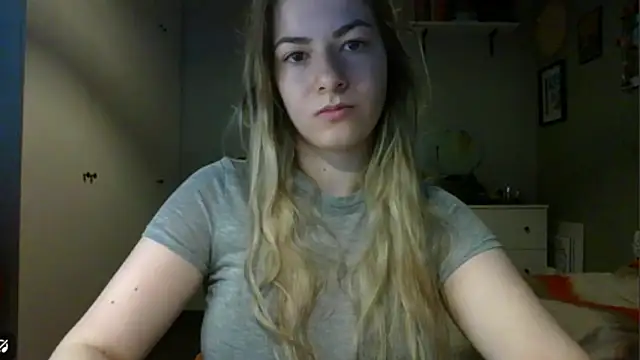 Snapshot of ROSIEx_sweet chatting on 11/14/25, 07:51 ROSIEx sweet online show from 11/14/25, 07:51