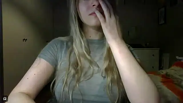 Snapshot of ROSIEx_sweet chatting on 12/16/25, 09:03 ROSIEx sweet online show from 12/16/25, 09:03