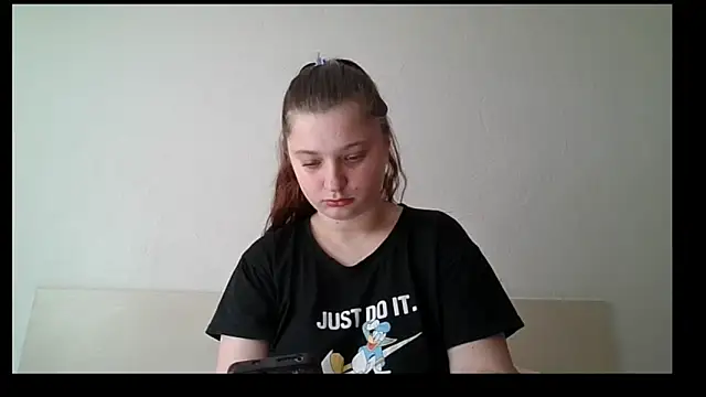 Snapshot of kila_lo chatting on 03/20/25, 12:22 kila lo online show from 03/20/25, 12:22